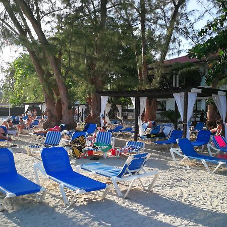Venesa Apartment Бока Чика Екстериор снимка